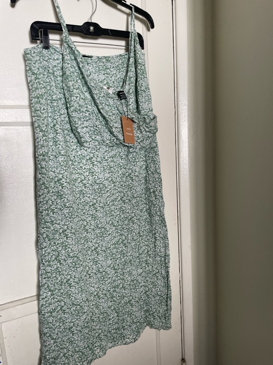 SHEIN Dresses & Skirts - SHEIN Mint Green Floral Tie-Strap Midi Dress